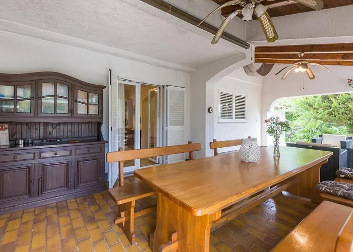 Renata וילה פולה